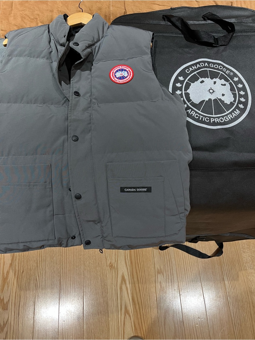 Authentic Canada Goose Men's Charcoal Grey Down Vest - with receipt